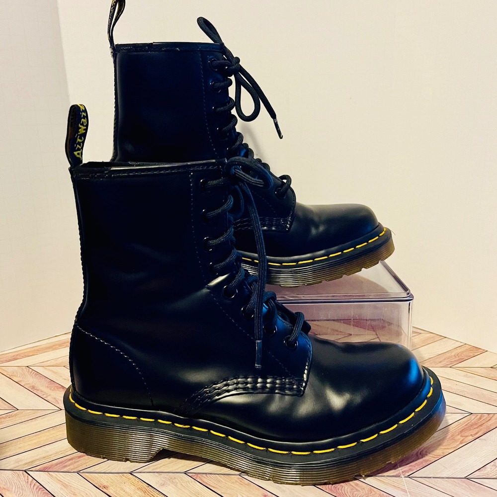 Dr Martens 1460‎ Black Smooth Leather Women's 5 Combat Boots 11821 Distressed